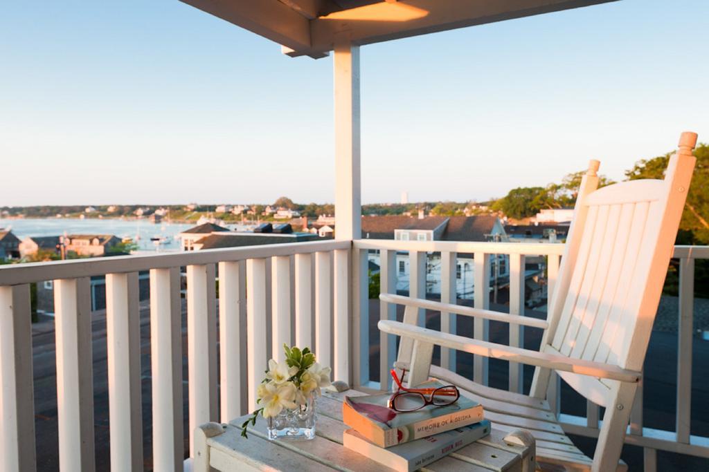 Vineyard Square Hotel And Suites Edgartown Extérieur photo