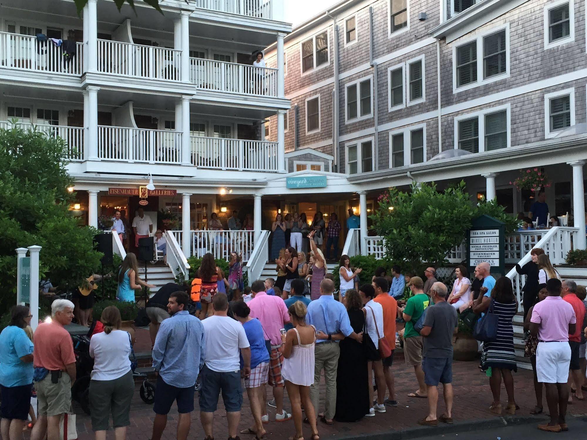 Vineyard Square Hotel And Suites Edgartown Extérieur photo