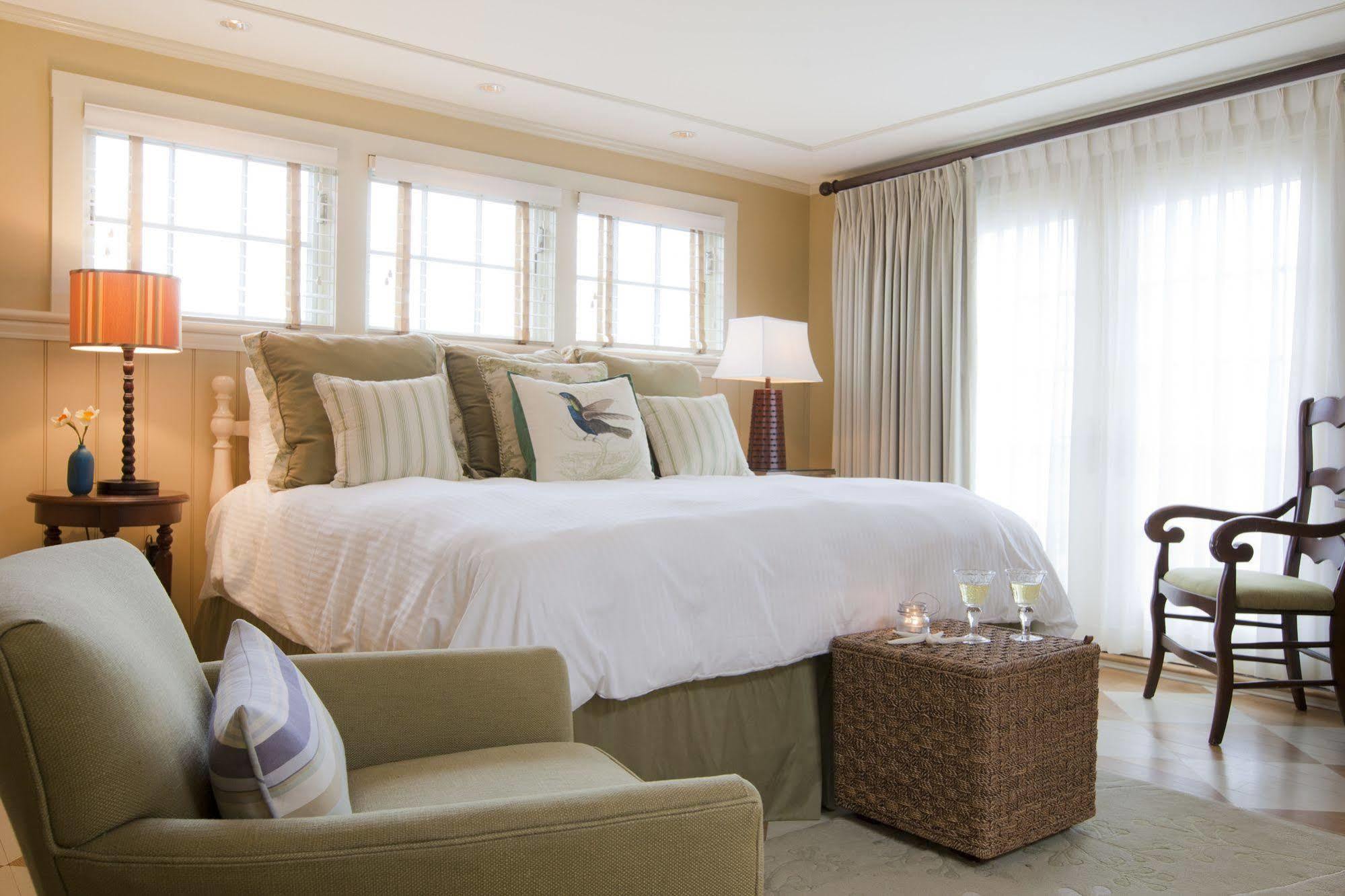 Vineyard Square Hotel And Suites Edgartown Extérieur photo