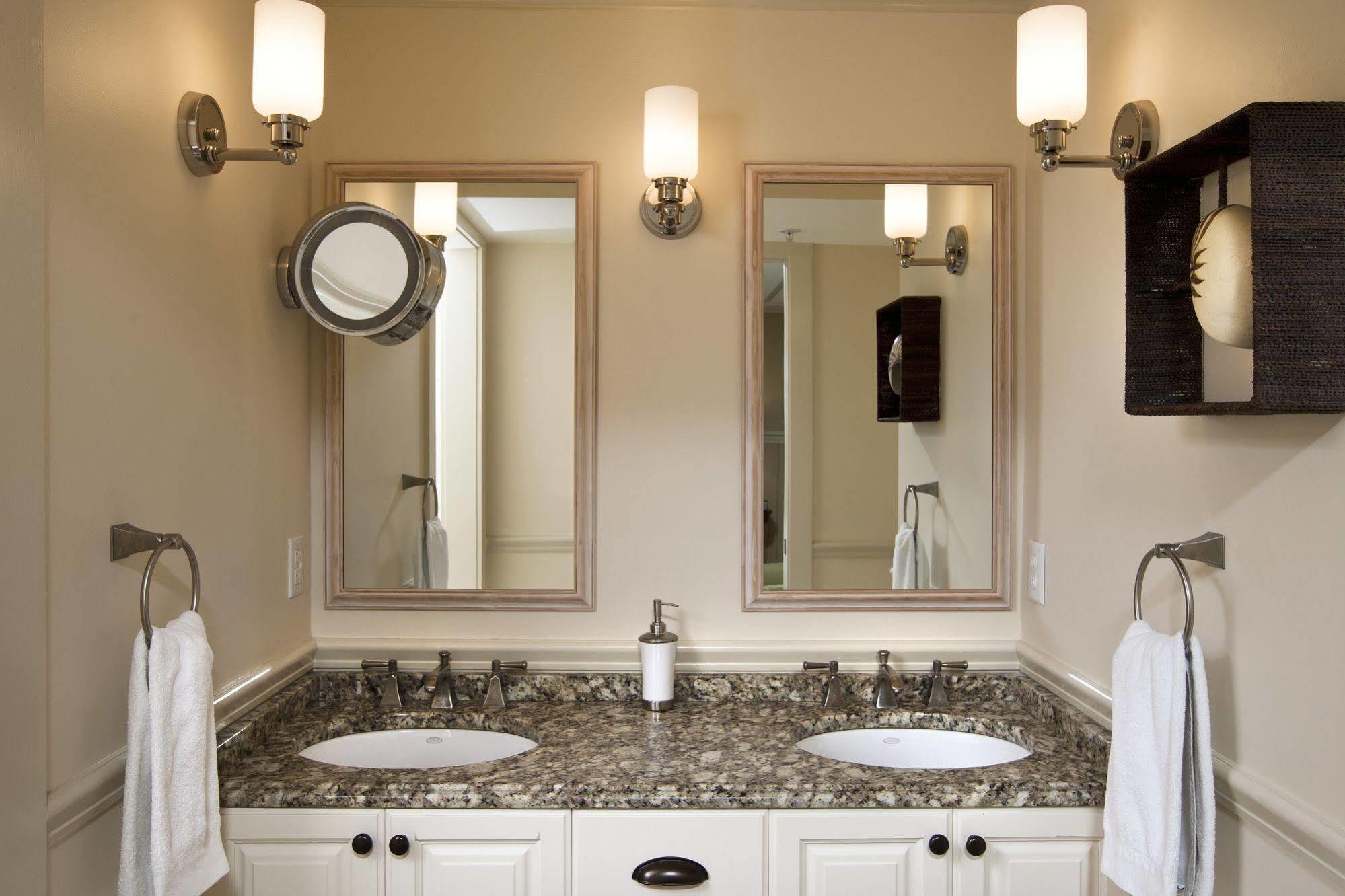 Vineyard Square Hotel And Suites Edgartown Extérieur photo